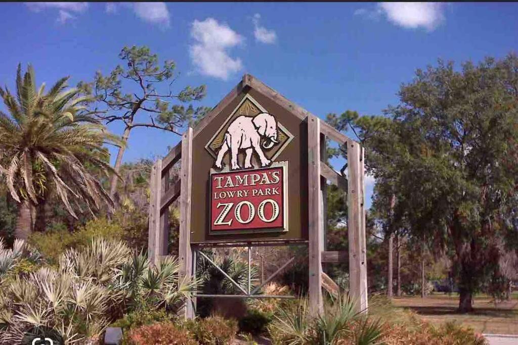Minutes To Fairgrounds, Hard Rock, & Busch Gardens Villa Tampa Exterior photo
